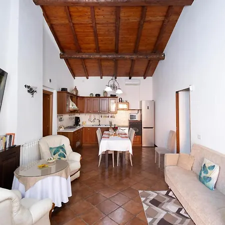 Casa de Férias Jelu With Pool In Castiglione De Sicilia