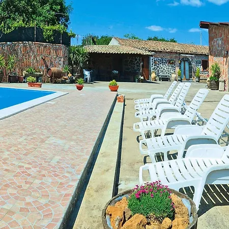 Casa de Férias Jelu With Pool In